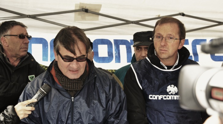 Capretti col direttore Confcommercio Cioni durante una manifestazione degli ambulanti
