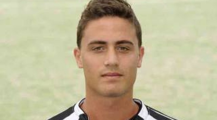 Lorenzo Petroni con la maglia dell'Ascoli