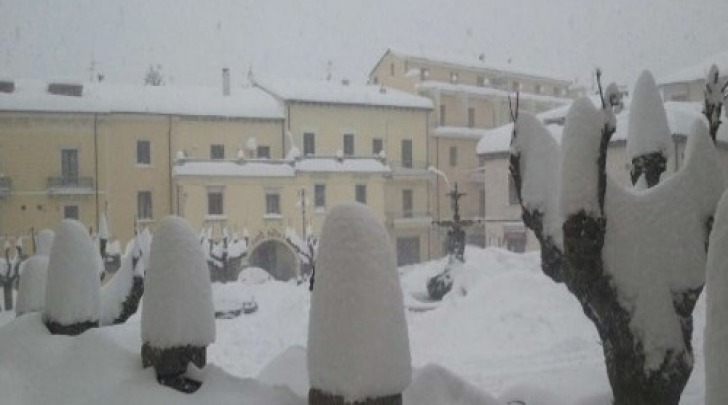 Castel di Sangro con oltre 1 m di neve