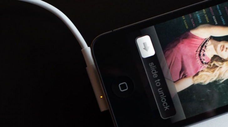 iPhone 5 magsafe, fotomontaggio