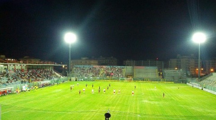 Un'immagine scattata dall'alto dello stadio "Scida"