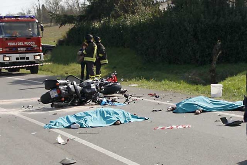 Incidenti stradali: Ania, ogni 8 ore muore un motociclista - Cronaca ...