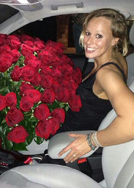 Federica Pellegrini Un Mazzo Di Rose Rosse Per Il Suo Compleanno Si Mormora Che Siano Di Filippo Cronaca Nazionale Abruzzo24ore