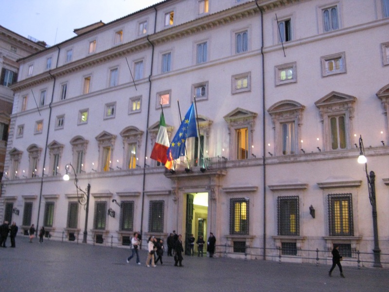 Letta E Il Governo Delle larghe Spese 4mila Euro Di Caff In Un Mese 