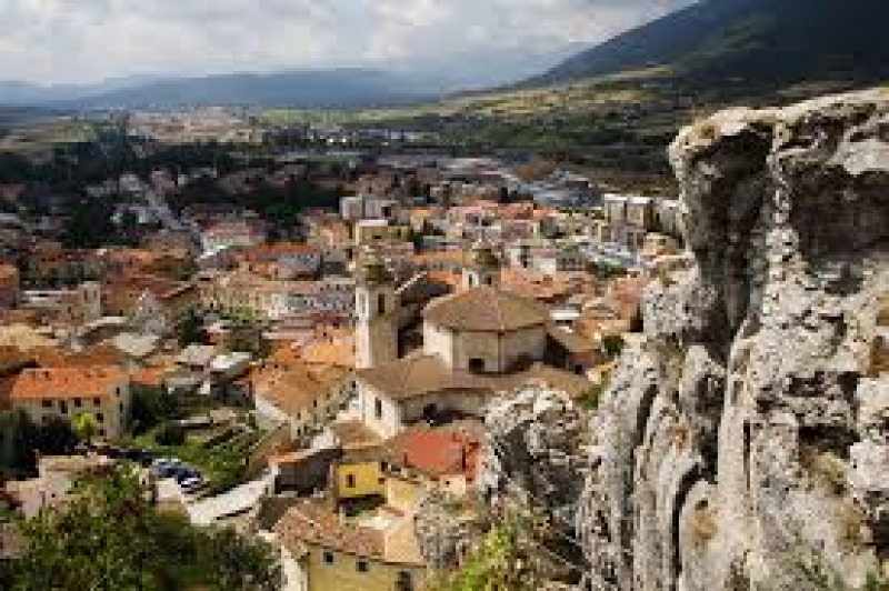 Consiglio comunale Castel di Sangro delibera condanna per comportamento