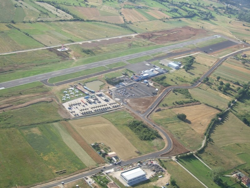 Aeroporto dei Parchi, firmata convenzione gestione provvisoria