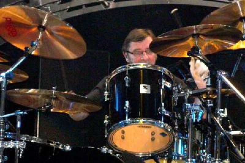 AC/DC il Batterista Phil Rudd Condannato ai Domiciliari - Cronaca dal ...