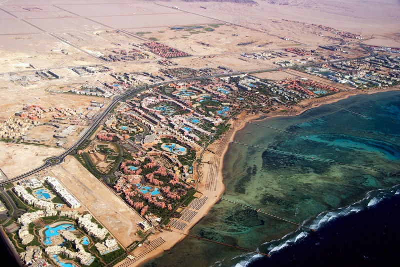 Fuga da Sharm El Sheikh, Quel Paradiso Ora Terrorizza i Turisti con l'80 di Cancellazioni