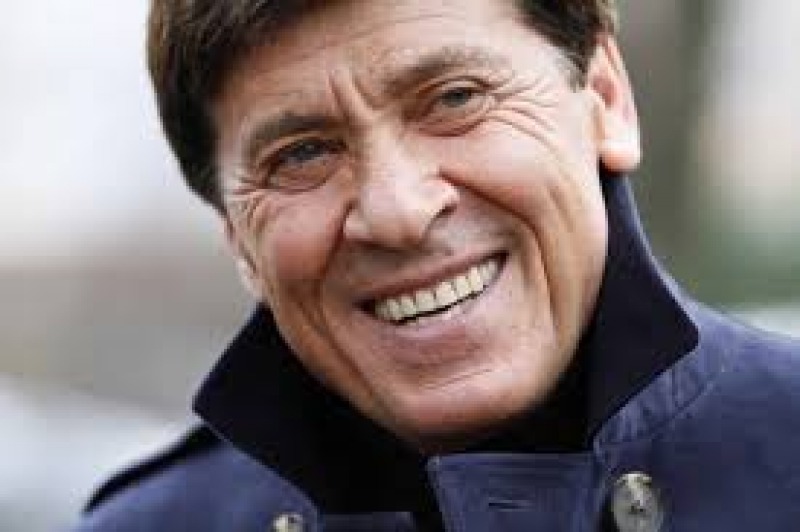 Gianni Morandi, tre costole rotte, costretto a stare in ...