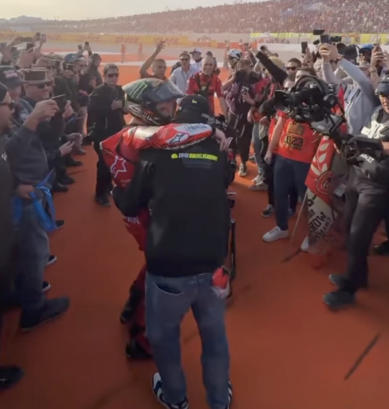 Francesco Bagnaia Trionfa a Valencia e Si Conferma Campione del Mondo ...