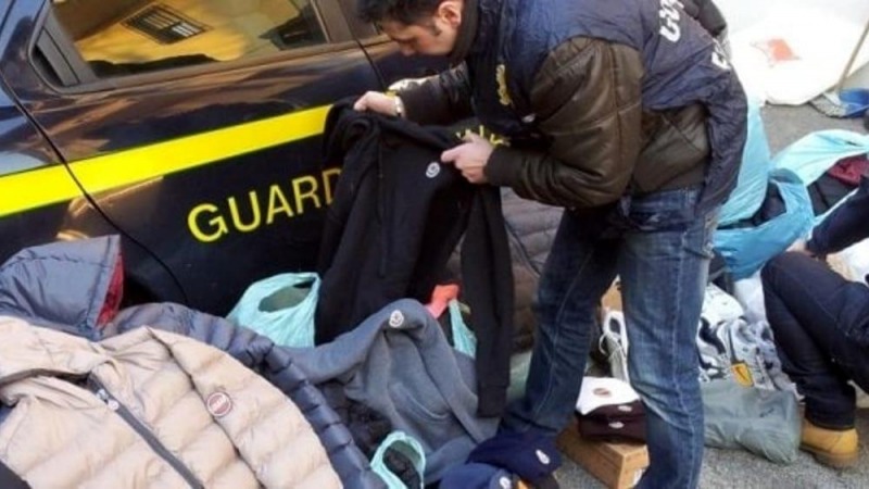 Sequestri di Griffe False tra Abruzzo e Marche: Operazione "Stop Fake" della Guardia di Finanza