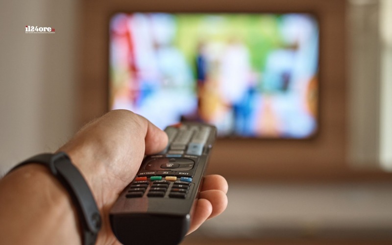 Aumento Canone Rai 2025 torna a 90 euro ecco come pagarlo ed esonerarsi