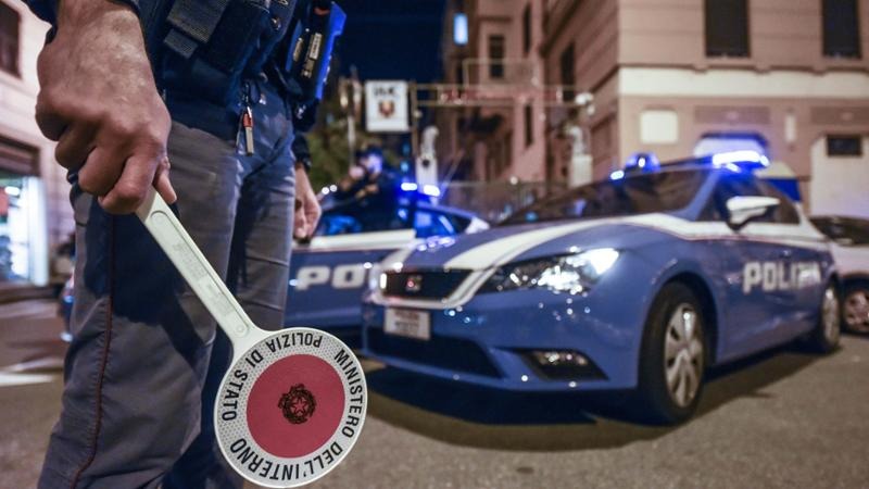 Scoperta shock sull’A14: auto rubata con targa clonata, conducente denunciato Scoperta shock sull’A14: auto rubata con targa clonata, conducente denunciato