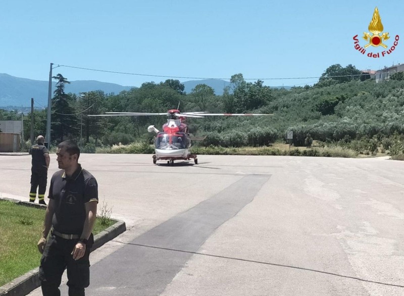 Dramma sfiorato nel fiume Pescara: uomo intrappolato salvato in extremis Dramma sfiorato nel fiume Pescara: uomo intrappolato salvato in extremis