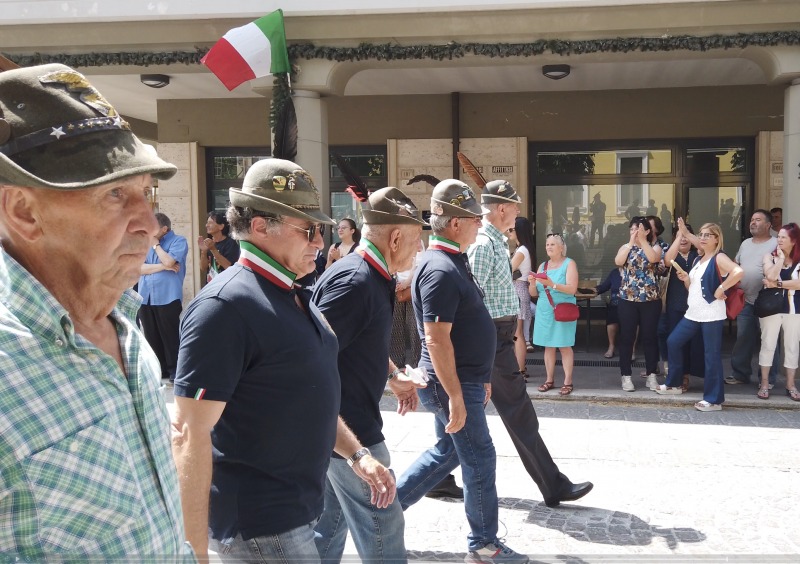 Un Successo il Quarto Raduno degli Aplini Sezione Abruzzi a Pizzoli Un Successo il Quarto Raduno degli Aplini Sezione Abruzzi a Pizzoli