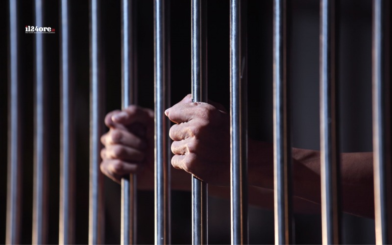 Carcere sotto shock: detenuto aggredisce due agenti penitenziari impunemente! Carcere sotto shock: detenuto aggredisce due agenti penitenziari impunemente!