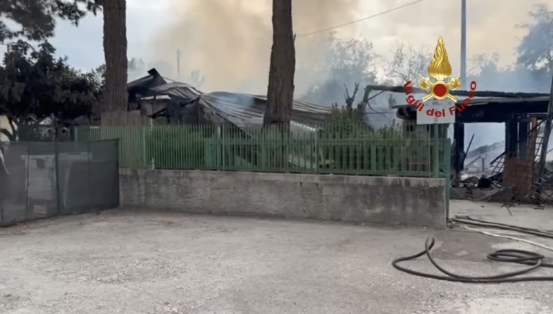 osteria del contadino distrutta da incendio residenti in apprensione sul tiburtina