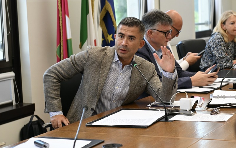 abruzzo al collasso pd denuncia 200 milioni tagli e nuove tasse imminenti