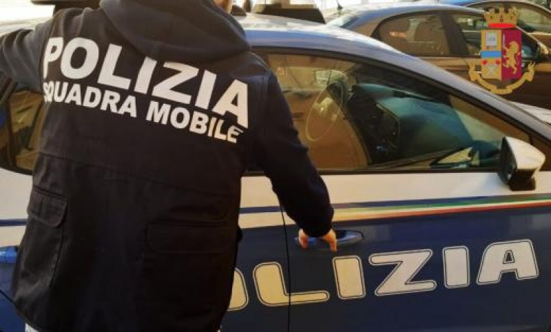 auto contromano sull a25 paura tra bussi e torre de passeri