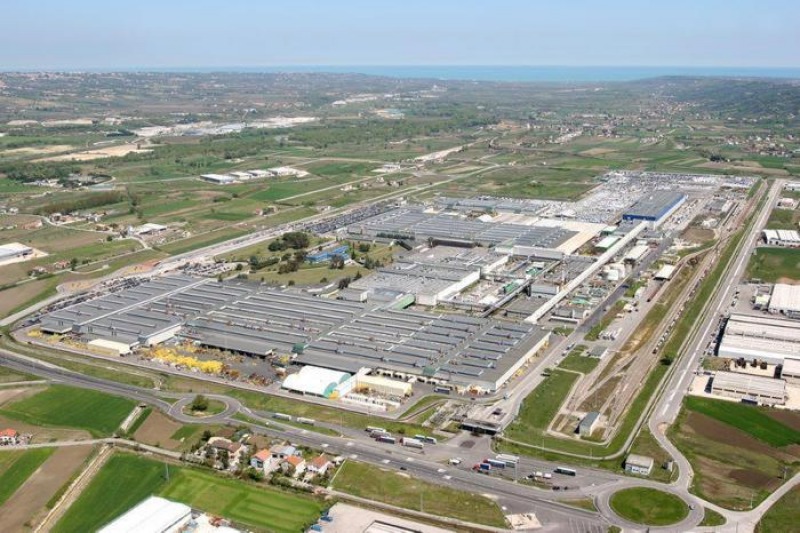 crollo stellantis produzione gi249 del 31 nel 2025 migliaia di lavoratori in crisi