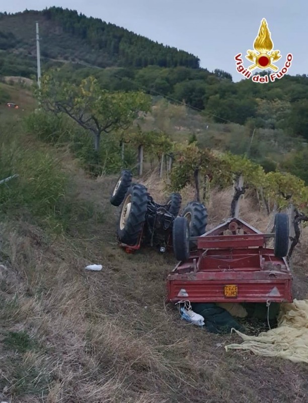 si ribalta con il trattore muore a 90 anni lutto a dogliola