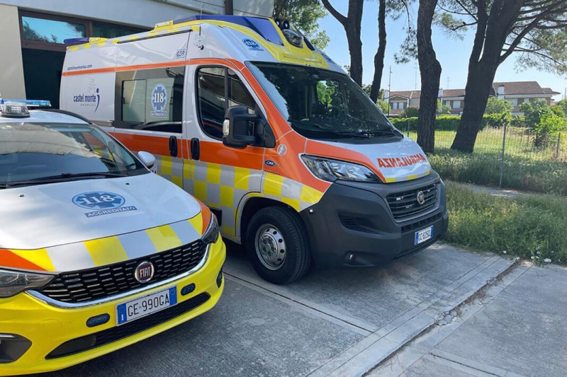 Giovane in fin di vita dopo lo schianto: la comunità si stringe attorno a lei Giovane in fin di vita dopo lo schianto: la comunità si stringe attorno a lei