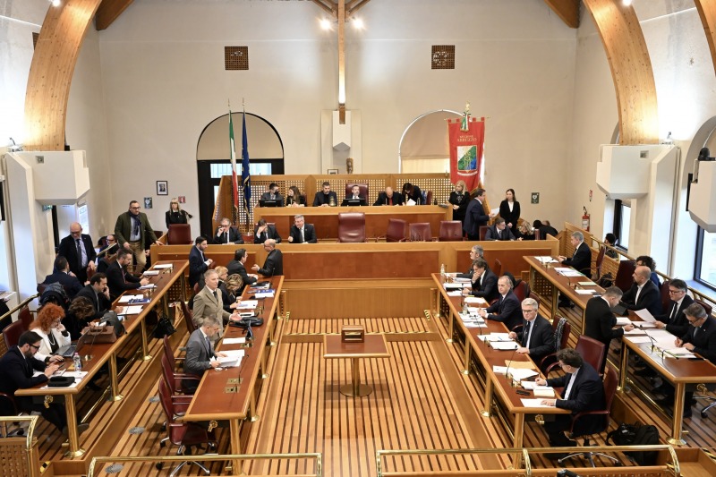 abruzzo approva stabilit224 e bilancio maggioranza compatta evita l8217esercizio provvisorio regionale