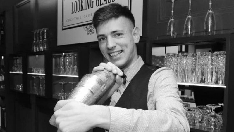 tragedia a londra  giovane barman italiano trovato morto attesa per chiarire cause