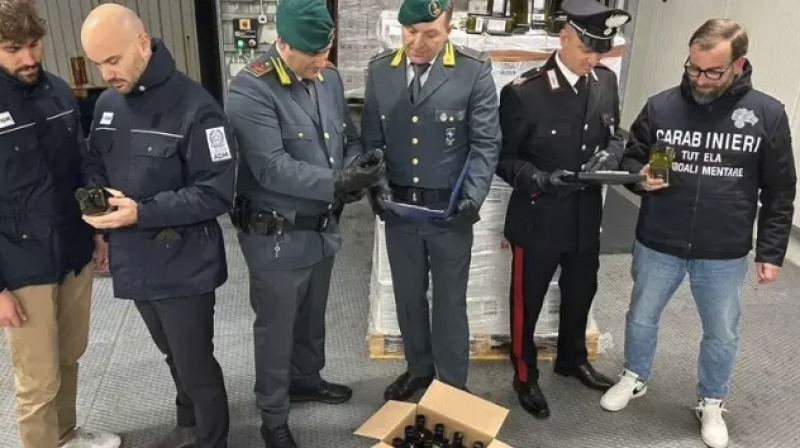 maxi sequestro al porto  falso extravergine scoperto tra le cisterne