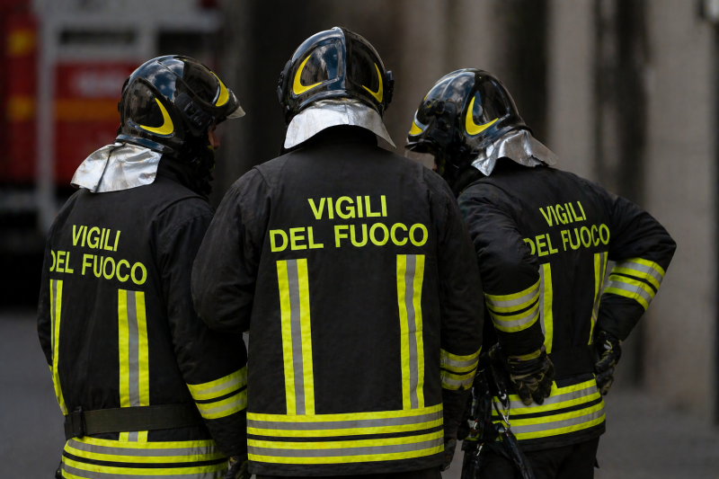 spray al peperoncino a scuola due giorni dopo resta il giallo sui controlli