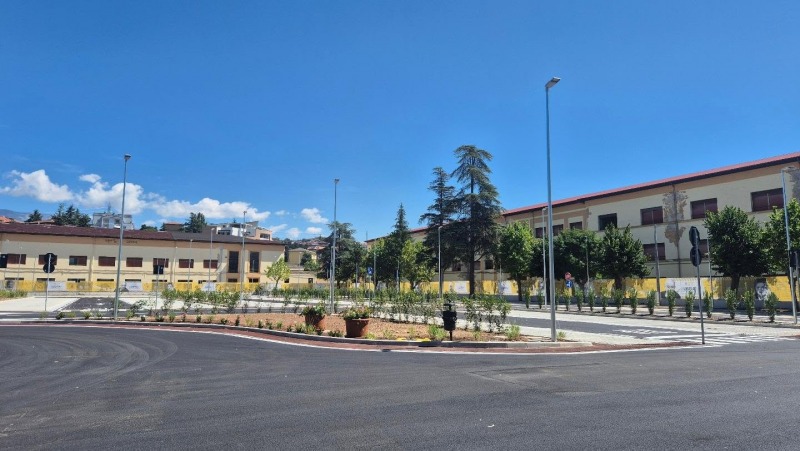 apre il maxi parcheggio gratuito 424 posti vicino al centro enavetta gratuita