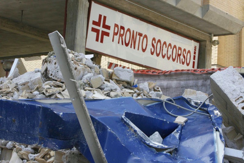 Crollo ospedale san Salvatore richiesta per cinque rinvii a giudizi