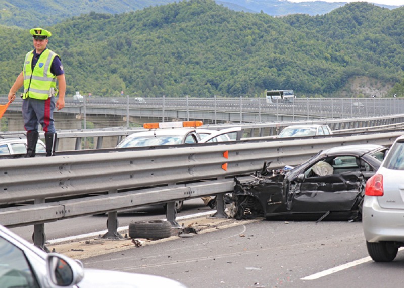 Incidente stradale sulla A24 muore 65enne, ferito il nipote Cronaca L'Aquila Abruzzo24ore Incidente stradale sulla A24 muore 65enne, ferito il nipote Cronaca L'Aquila Abruzzo24ore